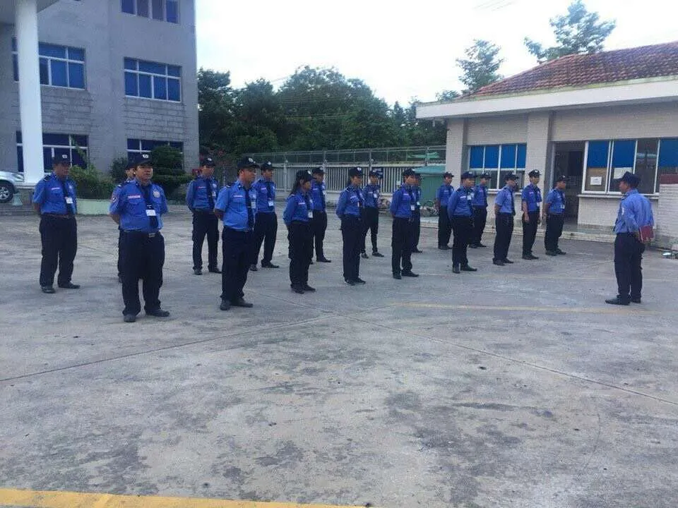 KHI BẢO VỆ NHƯ NGƯỜI TRONG NHÀ