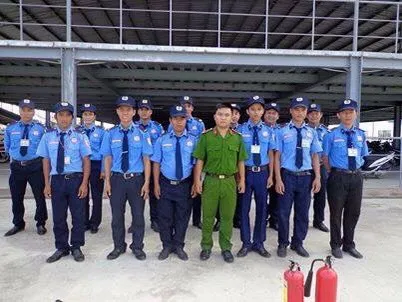 BƯỚC CHÂN BẢO VỆ TRÊN NHỮNG CON ĐƯỜNG KHUYA